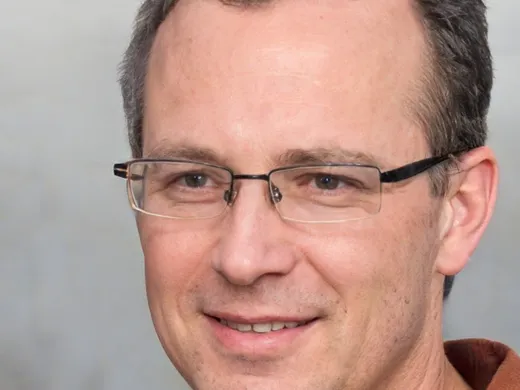 Julien Moreau, Associé